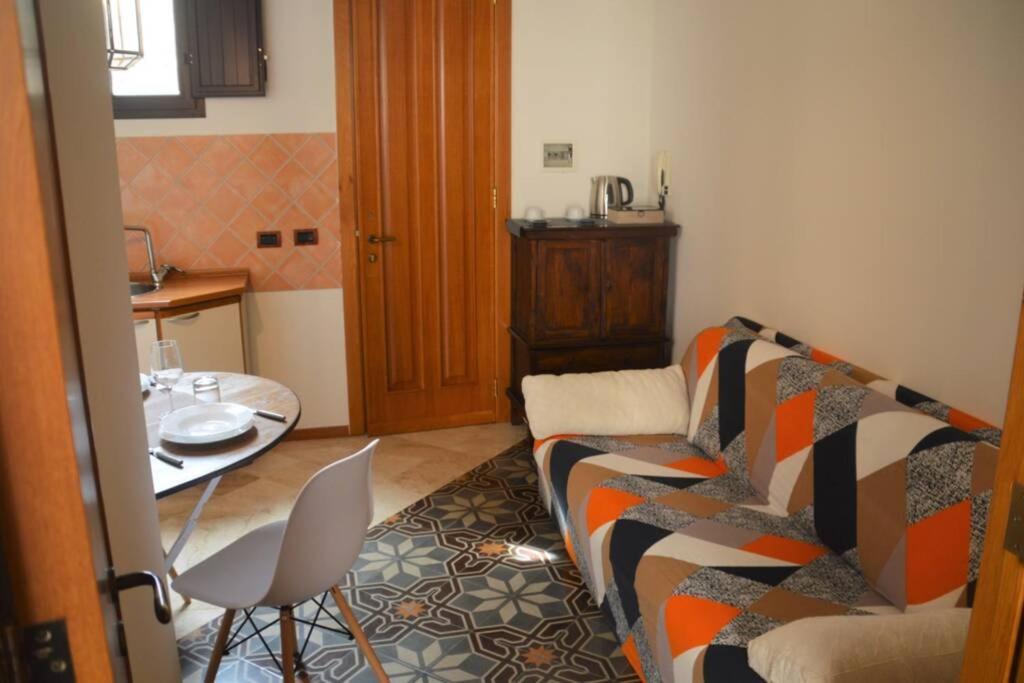 Wineexperience- Wine&Jacuzzi Suite Lecce Exterior foto