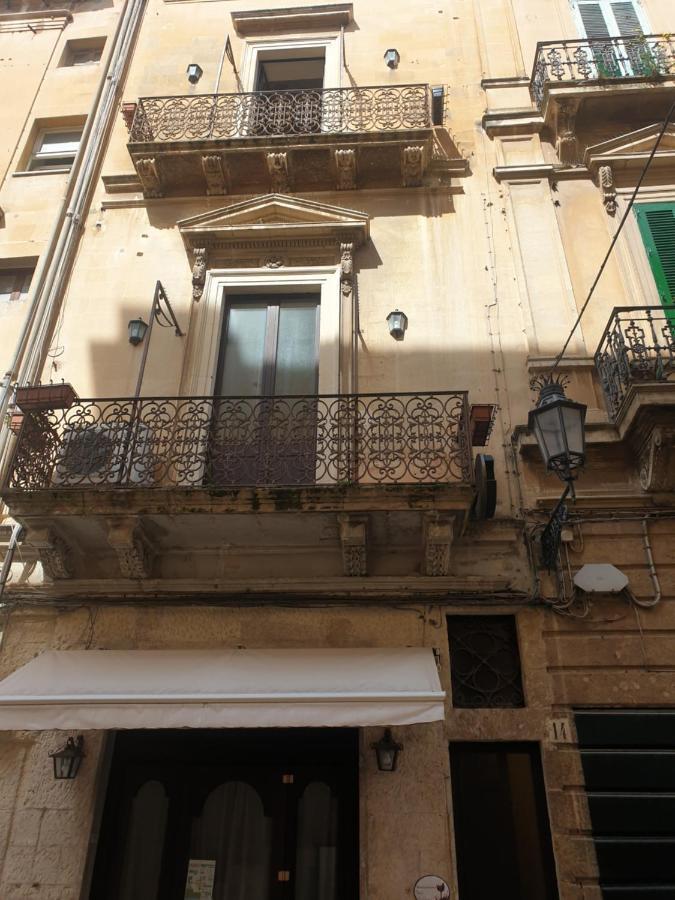 Wineexperience- Wine&Jacuzzi Suite Lecce Exterior foto