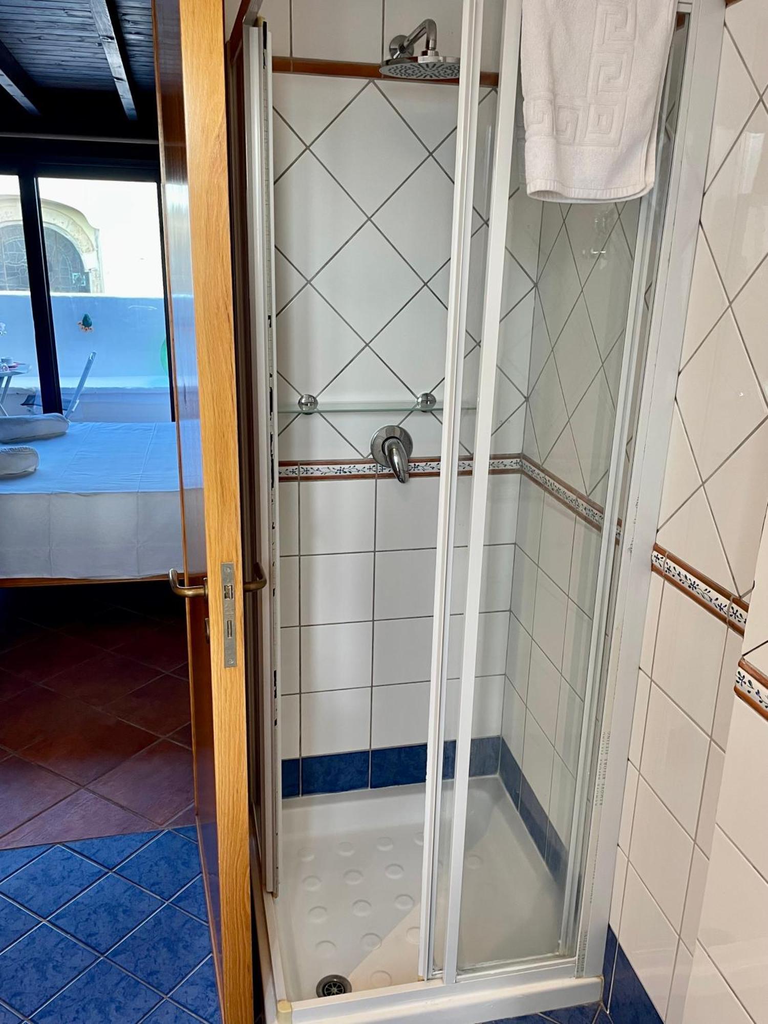 Wineexperience- Wine&Jacuzzi Suite Lecce Exterior foto
